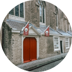 De Stichting is bij de belastingdienst geregistreerd als algemeen nut beogende instelling (ANBI)